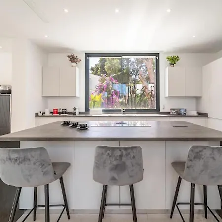 Tatil Evi Brand New 7b Zelda Beachside New Golden Mile Estepona