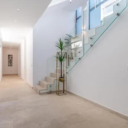 Tatil Evi Brand New 7b Zelda Beachside New Golden Mile