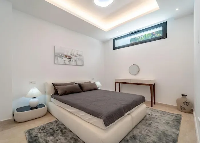 Brand New 7b Zelda Beachside New Golden Mile Feriehus *