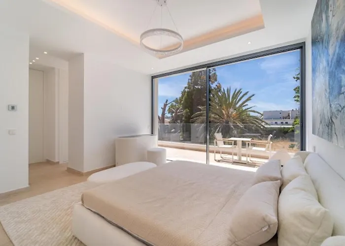 Brand New 7b Zelda Beachside New Golden Mile *