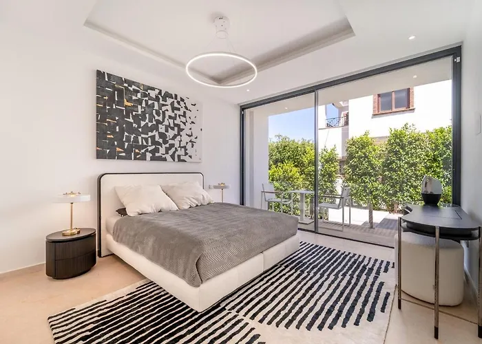 Brand New 7b Zelda Beachside New Golden Mile *