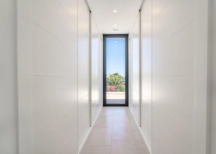 Brand New 7b Zelda Beachside New Golden Mile Feriehus *