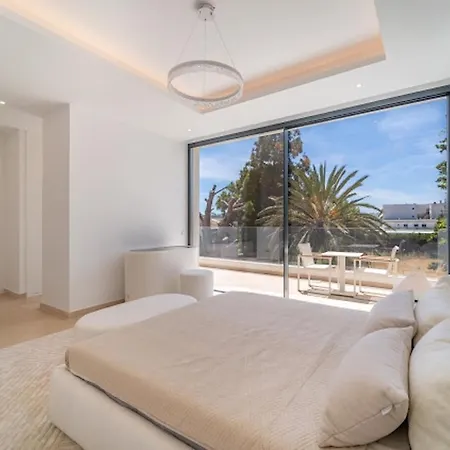 Brand New 7b Zelda Beachside New Golden Mile *