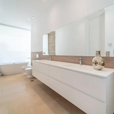 Brand New 7b Zelda Beachside New Golden Mile