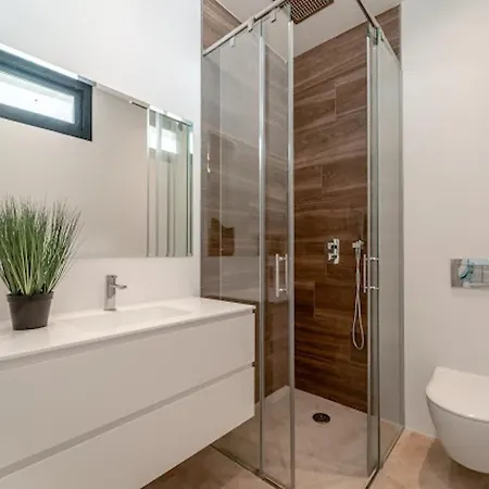 Brand New 7b Zelda Beachside New Golden Mile