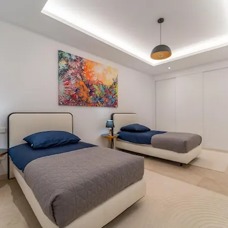 Brand New 7b Zelda Beachside New Golden Mile Nyaraló