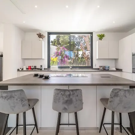 Brand New 7b Zelda Beachside New Golden Mile *