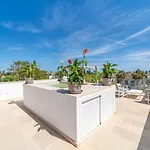 Brand New 7b Zelda Beachside New Golden Mile Holiday home